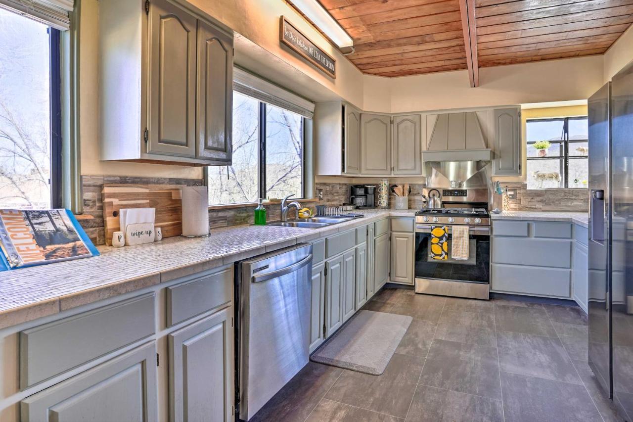 With Deck And Grill Close To Hiking! Ferienhaus Prescott
